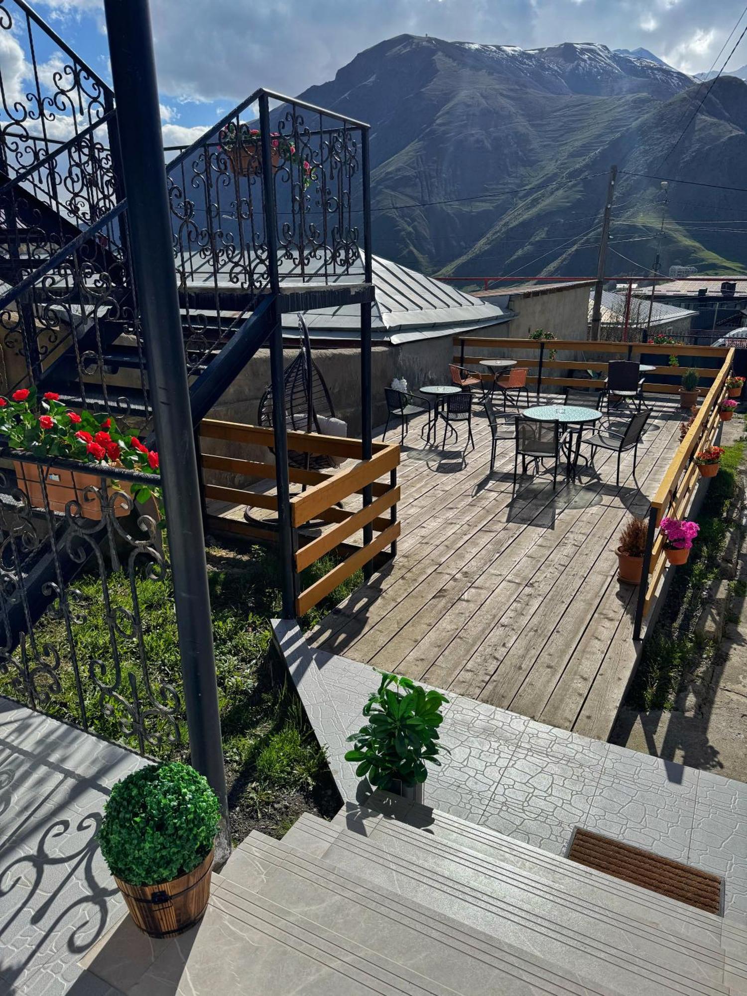 Hotel Elia Kazbegi Екстер'єр фото