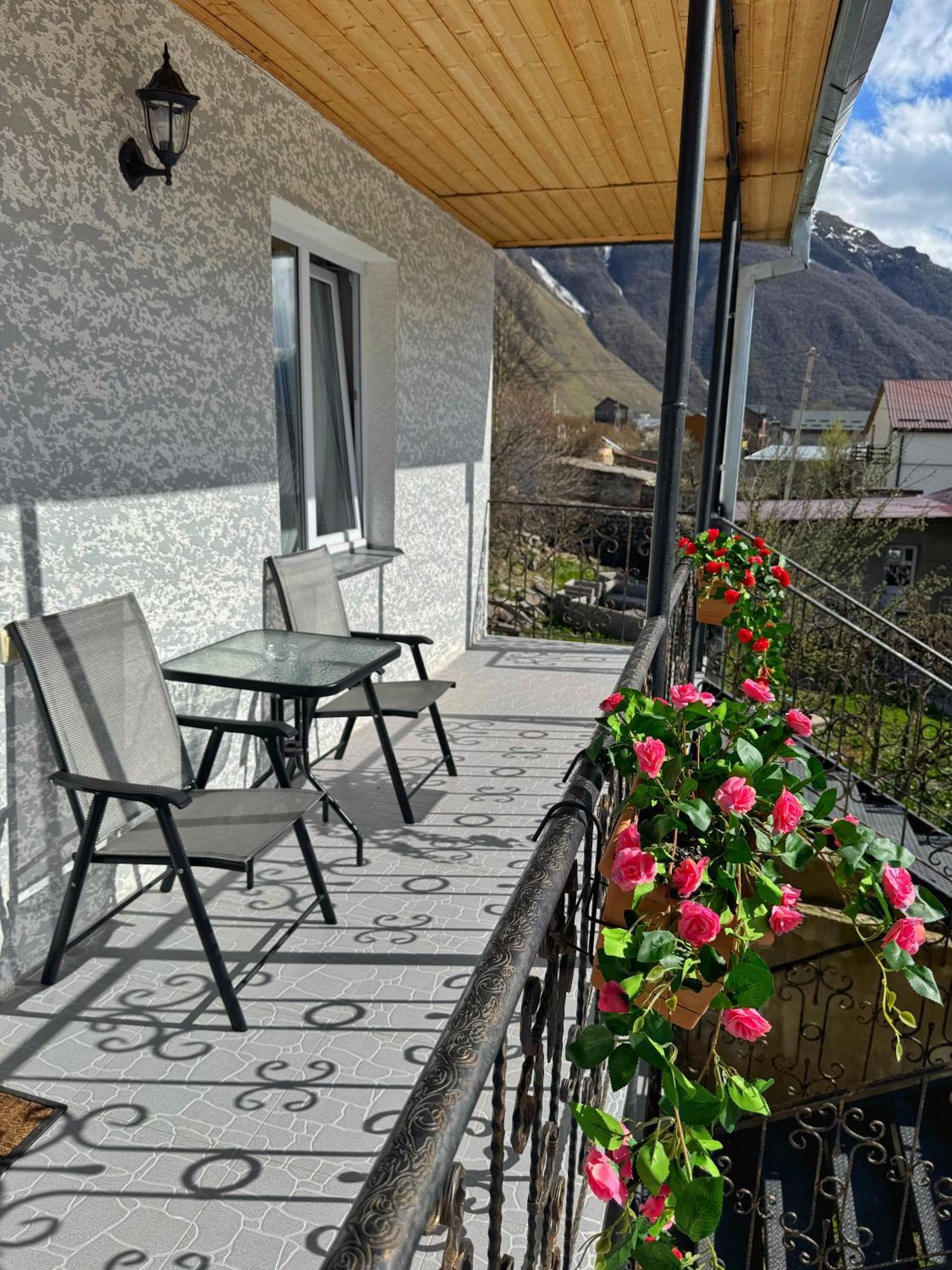 Hotel Elia Kazbegi Екстер'єр фото